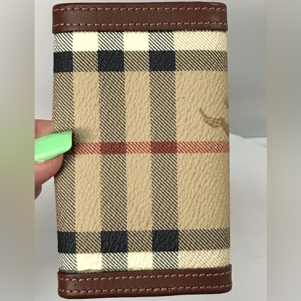 Burberry Nova Check 6-Key Holder Case 😍🔥 - Picture 4 of 17